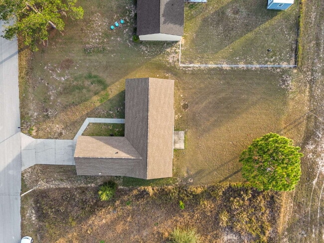 Building Photo - 3BR, 2BA available now in Silver Springs Shores