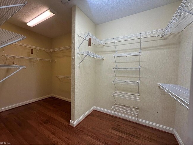 Building Photo - 1421 Sommerton Way