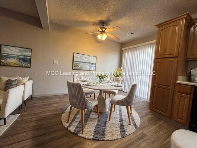 Building Photo - Timbers East Townhomes - 1,300+ Sq. Ft. Townhome with Garage – Move-In Ready