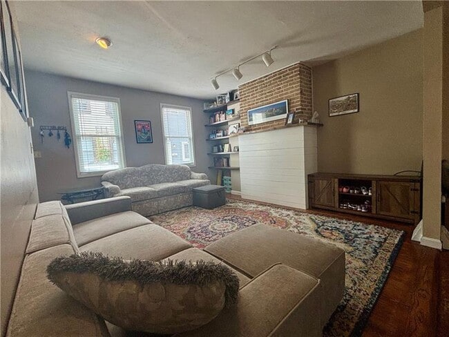 Building Photo - 2513 Larkins Wy