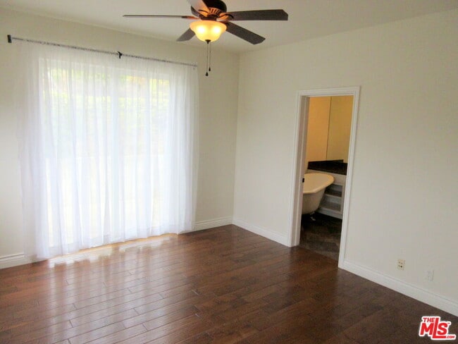 Building Photo - 7012 Birdview Ave