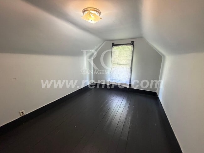 Building Photo - 314 Porter-