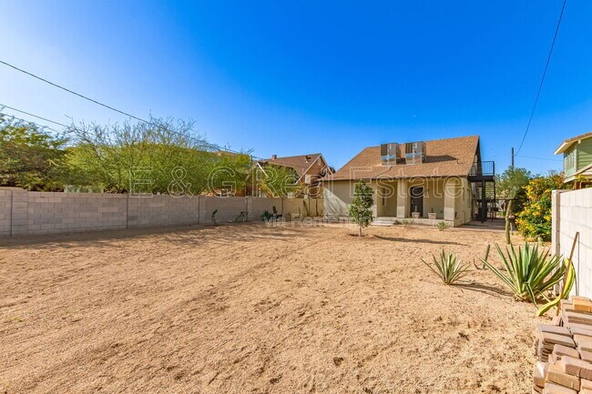 Building Photo - 125 N 11th Ave