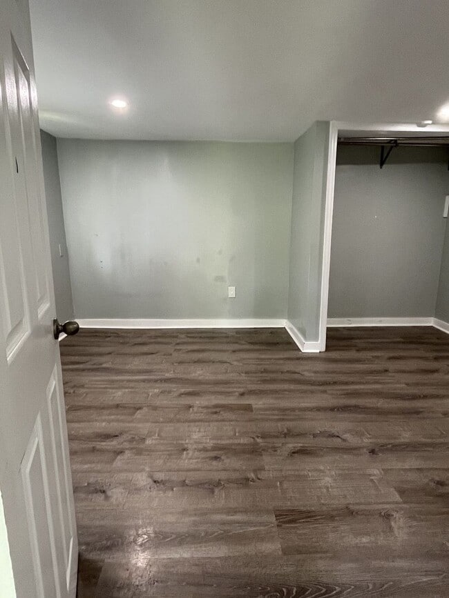 Building Photo - **Move in Special - 50% off first months r...