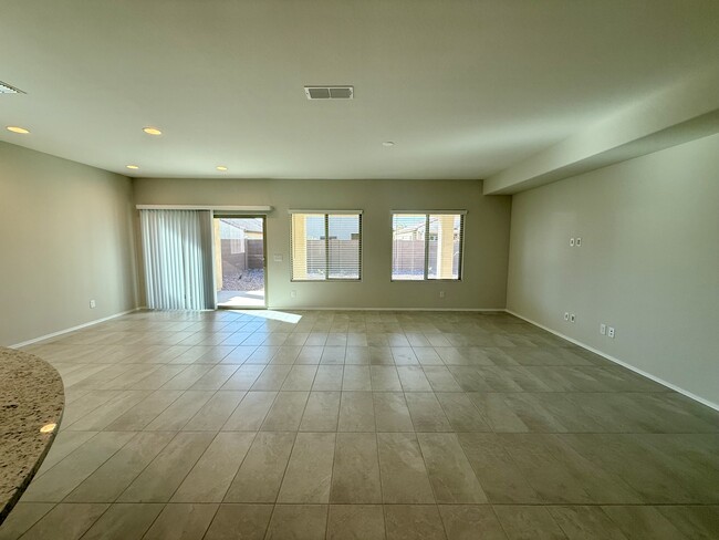 Living Room - 2926 N Coronado Dr