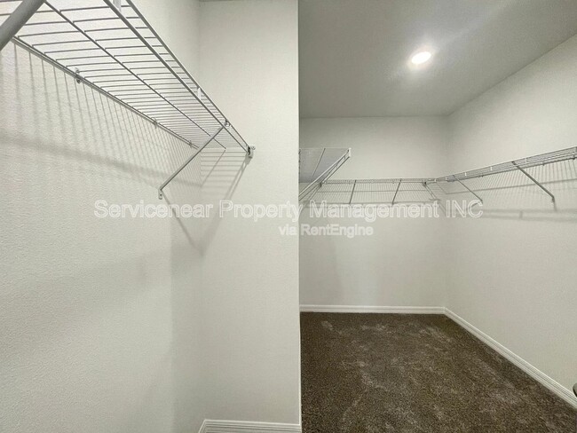 Building Photo - 3931 Willow Brk Dr