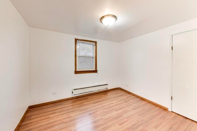 Building Photo - 5150 W Carmen Ave