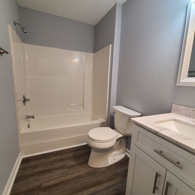 Building Photo - !!!RECENTLY REDUCED RENTAL RATE!!! Fully Renovated Condo In Myrtle Beach!!