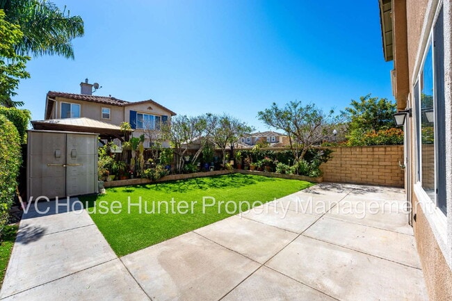 Building Photo - 4 Bedroom 2.5 Bath in Oxnard