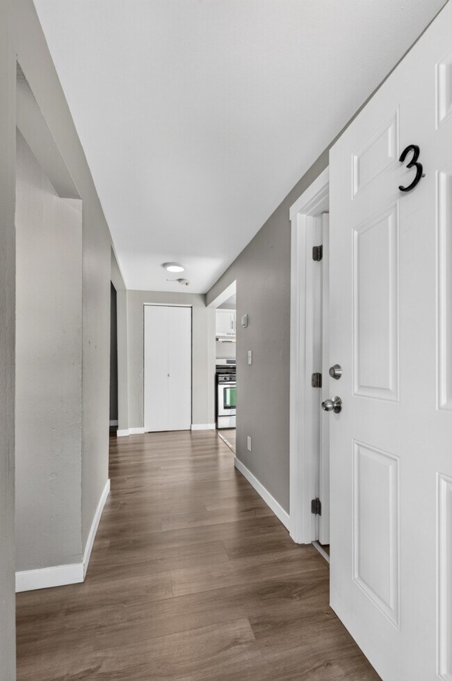 Building Photo - Modern 1-Bed Apartment in Heart of Tacoma