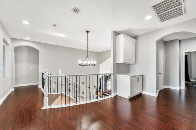 Building Photo - Fully Furnished Luxury Living with Expansive, Move-In Ready Comfort!