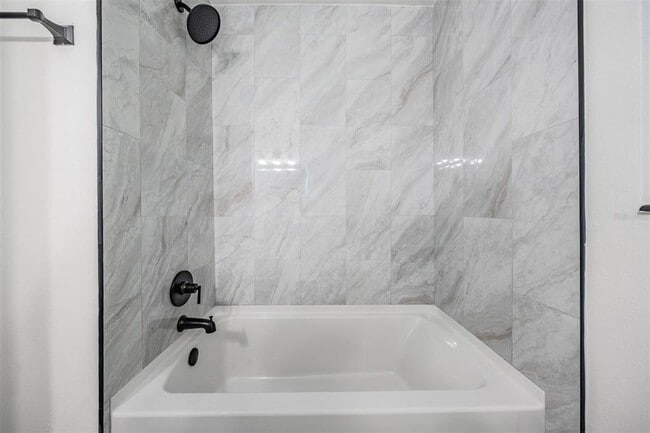 Building Photo - 6472-6113 113th St North