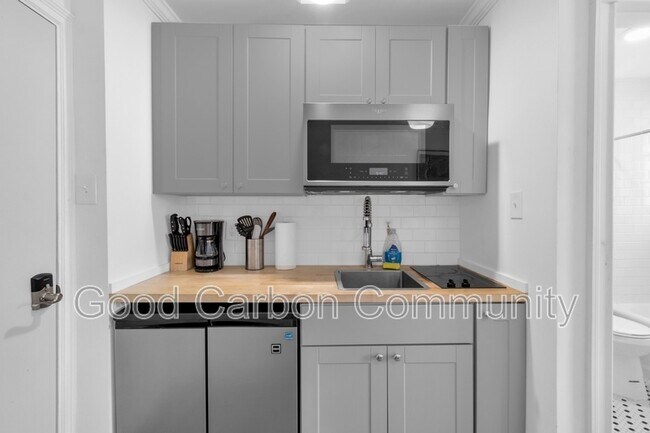 Building Photo - 23 Allen St