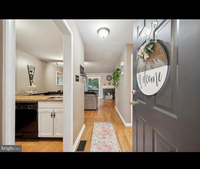 Building Photo - 338 Cashel Ct