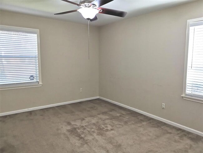 Building Photo - 5405 Huisache St