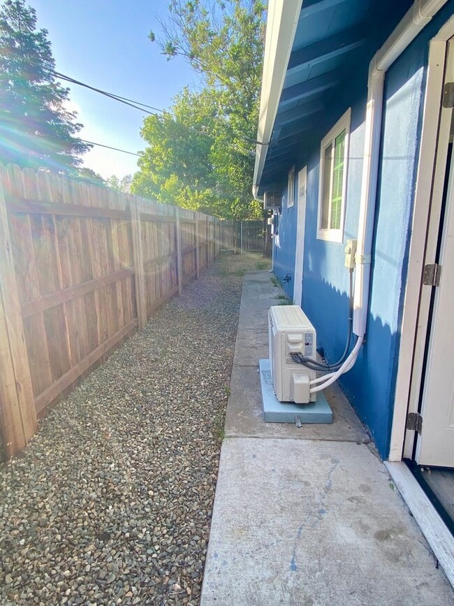 Building Photo - Beautifully Renovated 2BD/1BA Home with Ad...