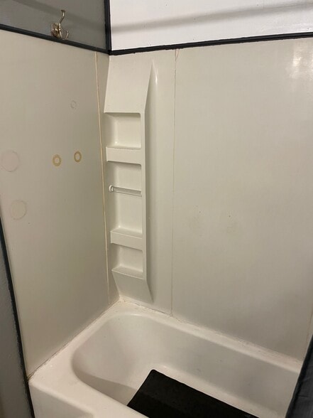 Bathroom - 3116 Skyview Ave