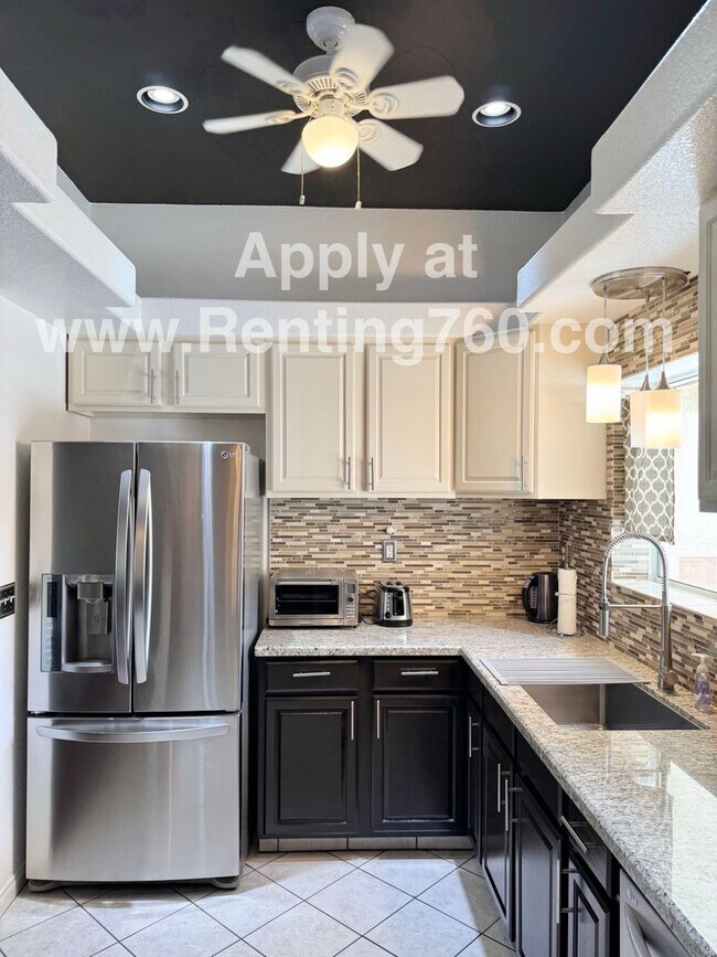 Building Photo - Incredible City Views In Western Hills Est...