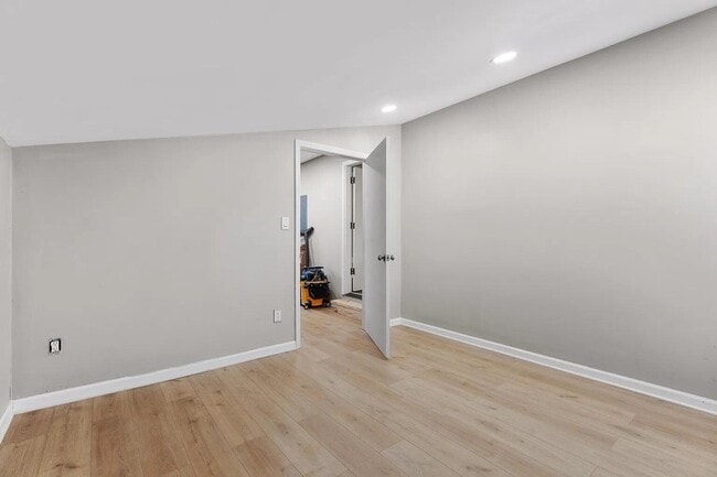 Building Photo - 627 Miles Rd