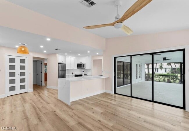 Building Photo - 2230 SE 5th Pl