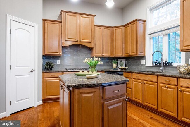 Building Photo - 8106 Angelo Way