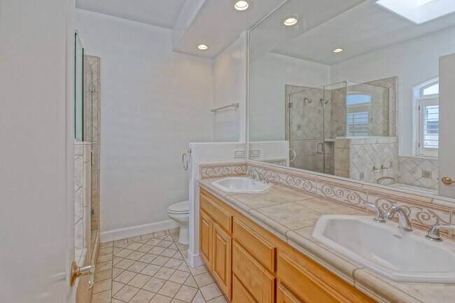 Building Photo - VERY BRIGHT, SPACIOUS & AIRY GOLDEN HILLS ...
