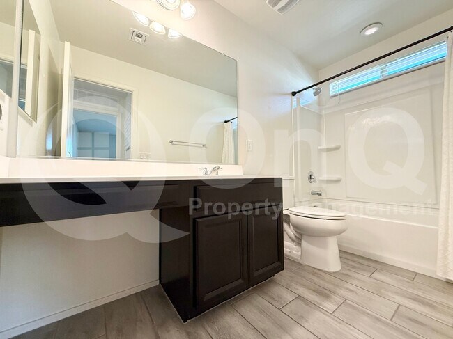 Building Photo - 16525 W Jenan Dr