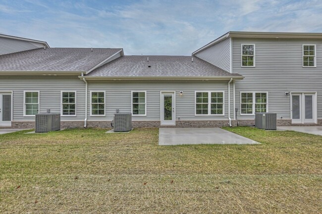 Building Photo - Modern Townhome in Manchester TN