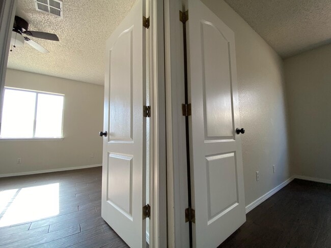 Building Photo - 3303 Almedia Pl