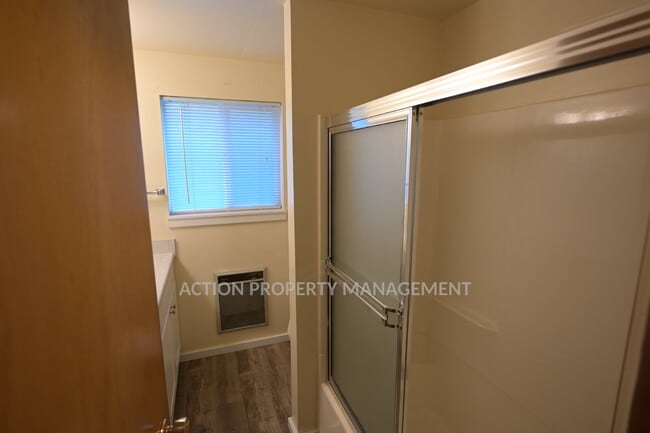 Building Photo - 2 bed 1 bath waterfront home, in Sequim