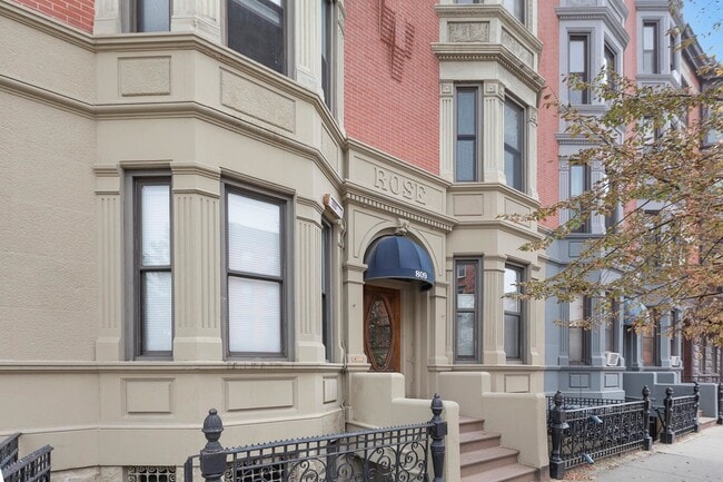 Building Photo - 809 Washington St