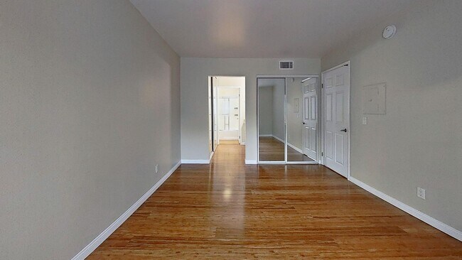 Building Photo - 1/Bed. Condo in Woodland Hills, Warner Center !!
