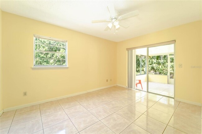 Building Photo - 3352 Netherwood Dr
