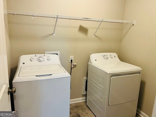 Building Photo - 33 Cobalt Ln