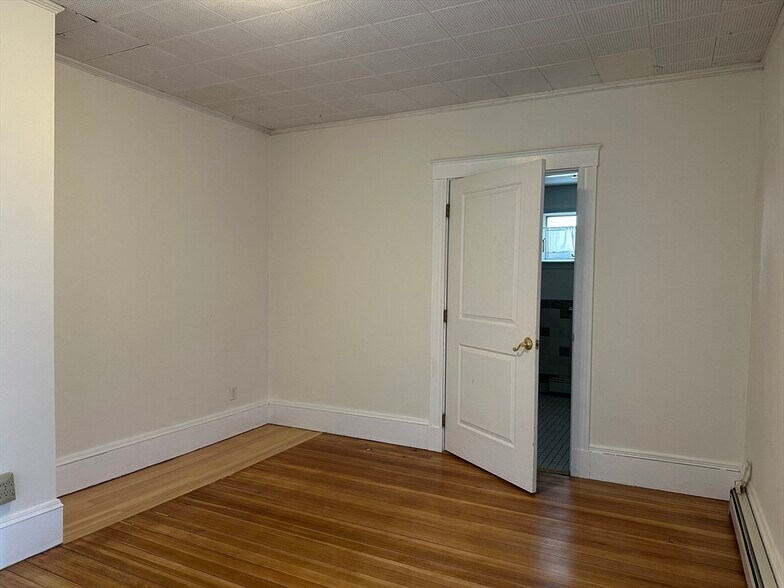 Building Photo - 58 Bower St