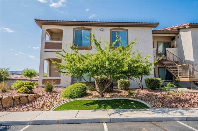 Primary Photo - 2305 W Horizon Ridge Pkwy