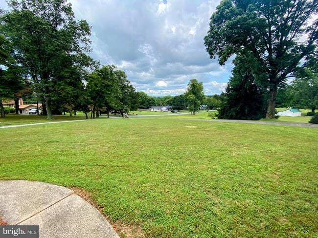 Building Photo - 11102 Putman Rd
