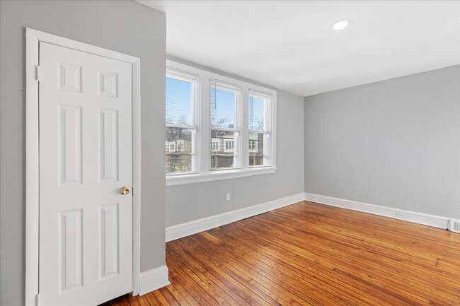 Building Photo - 1602 Pershing St