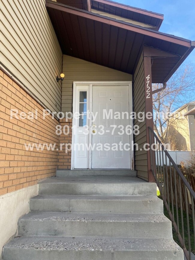 Building Photo - Check out This 3 Bedroom 1.5 bathroom Dupl...