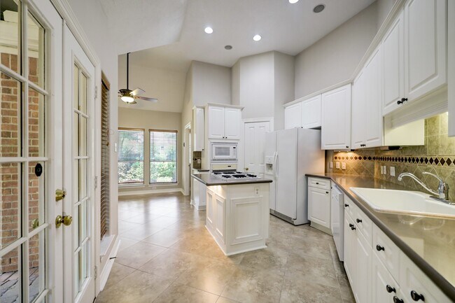 Building Photo - 16403 Knightrider Dr