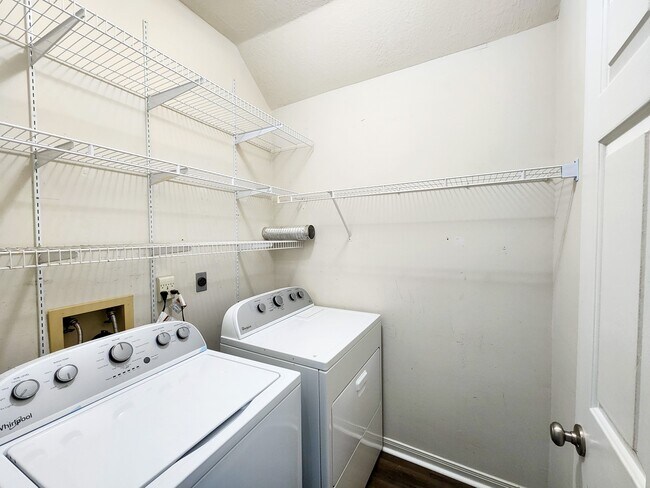 Building Photo - 2412 N Mission Cir