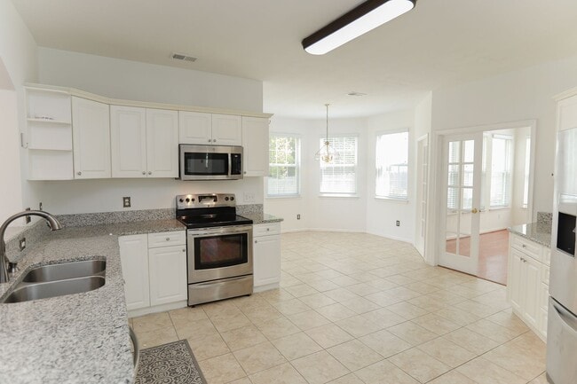 Building Photo - Gorgeous 5 Bedroom Rental in Virginia Beach