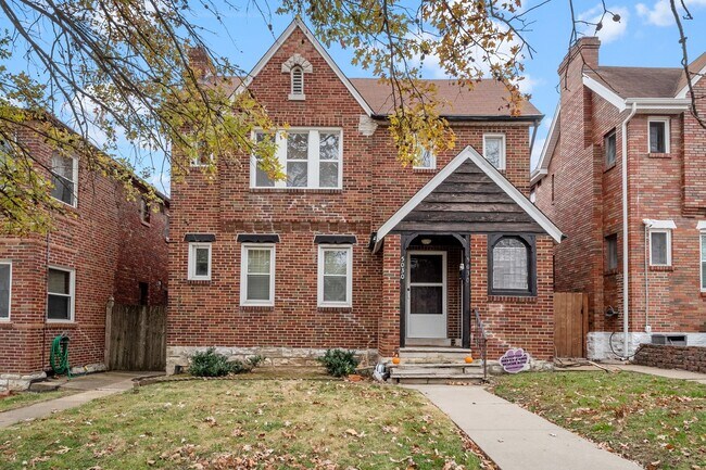 Building Photo - The Big Ol-eetha