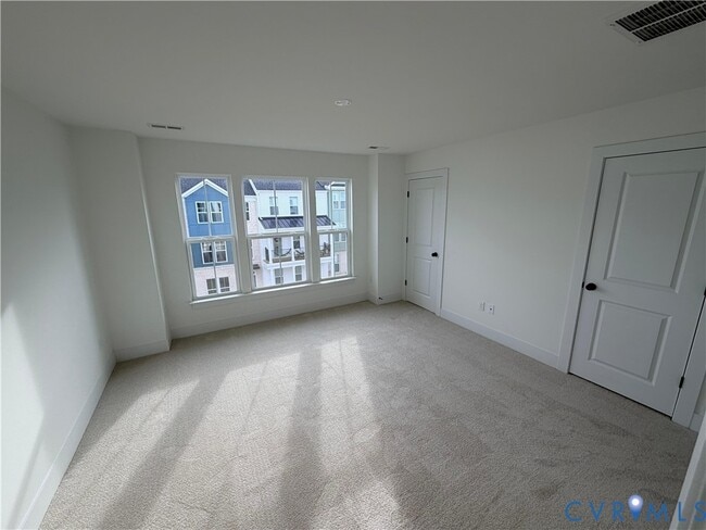 Building Photo - 15375 Sunray Aly