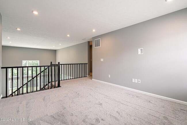 Building Photo - 10536 Vista View Dr