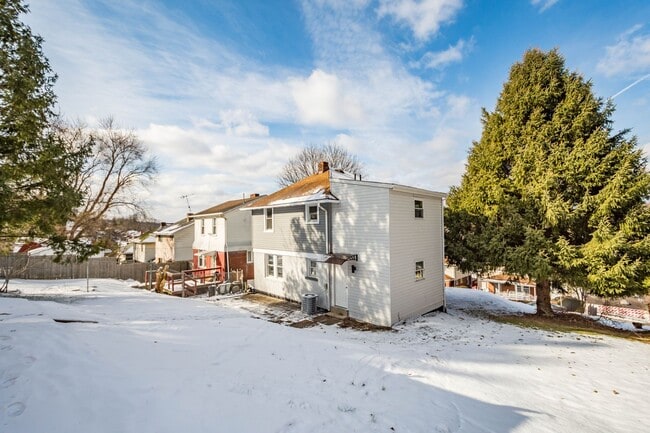 Building Photo - 3001 Home Ave