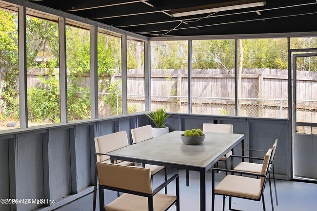 Building Photo - 7815 Jaguar Dr