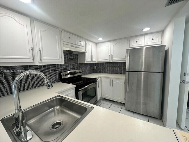 Primary Photo - 13685 NE 10th Ave