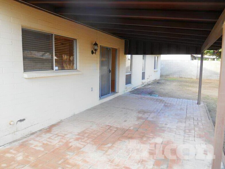 Building Photo - 1128 W Hermosa Dr