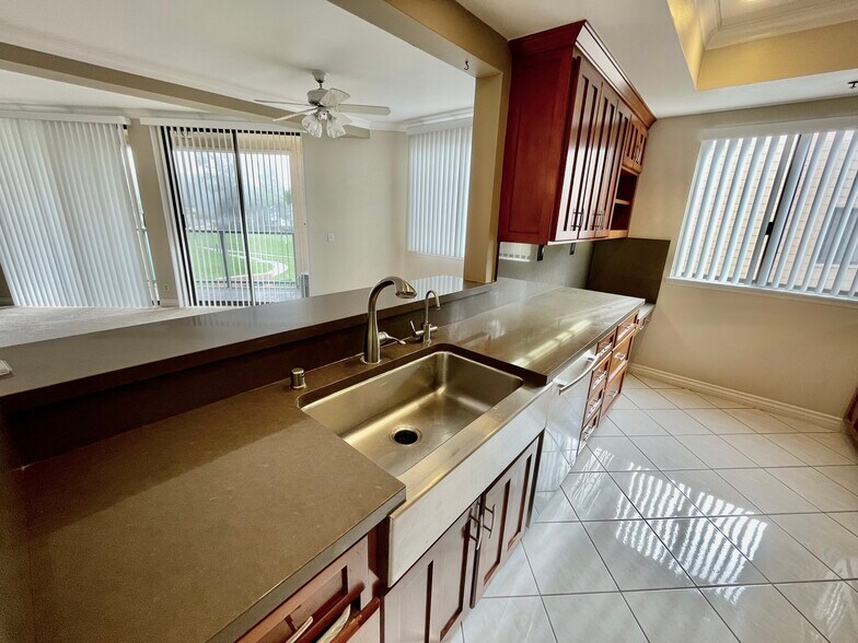 Building Photo - 120 The Village